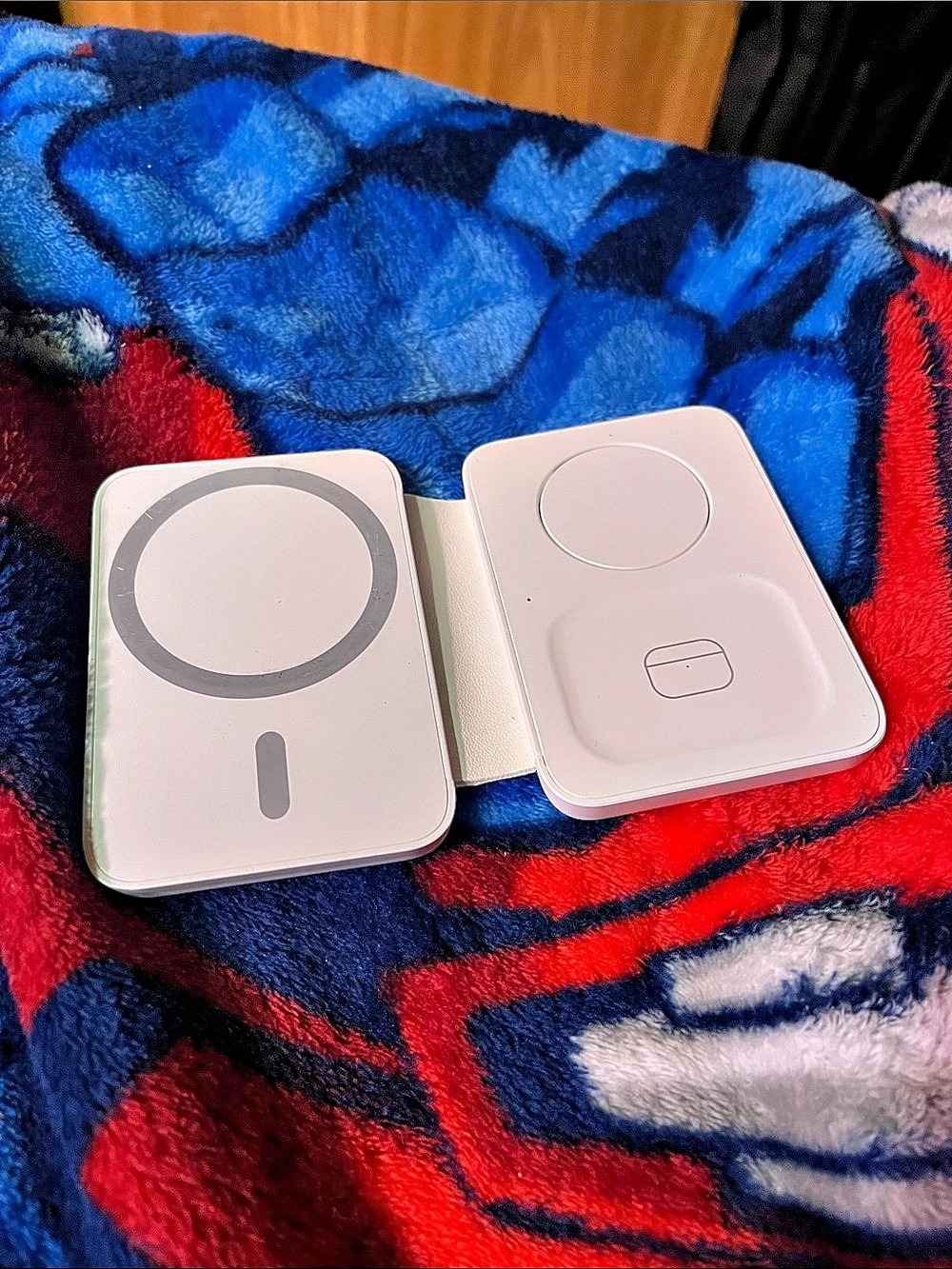 Apple MagSafe 3 in 1 Charger Wireless Charging Stand White